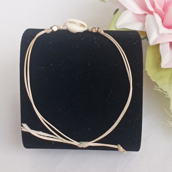 Shell Bracelet - Picture 4 of 4